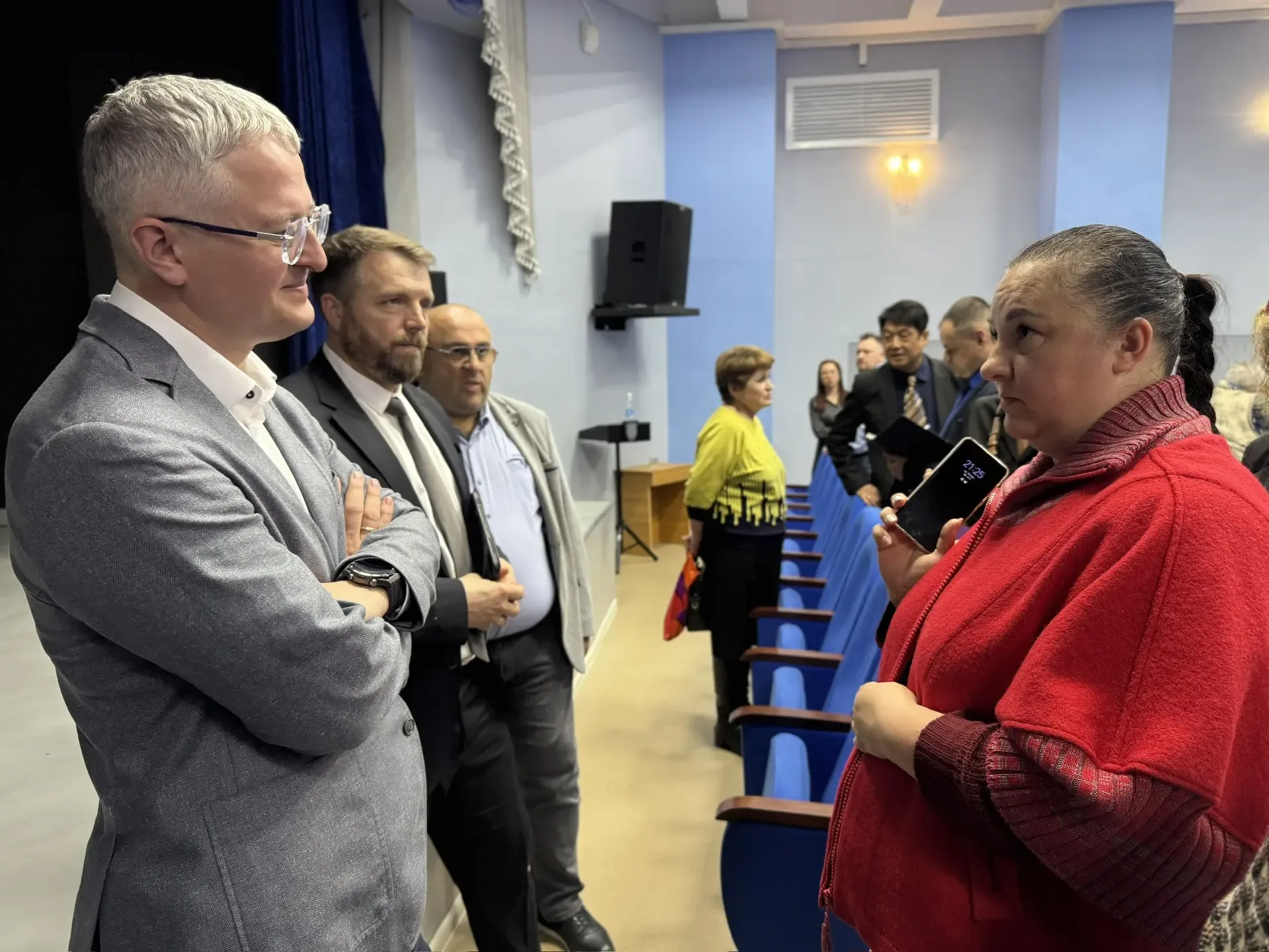 Встретился с жителями Елизовского округа. Озвученные проблемы уже переводим в формат конкретных зада