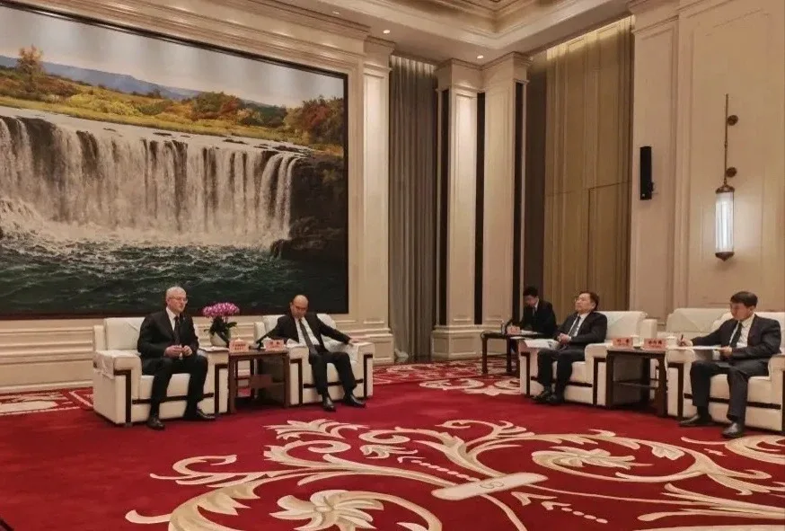 🇷🇺🇨🇳На полях Х Российско-Китайской Экспо провел встречу с секретарем парткома, председателем Постоян