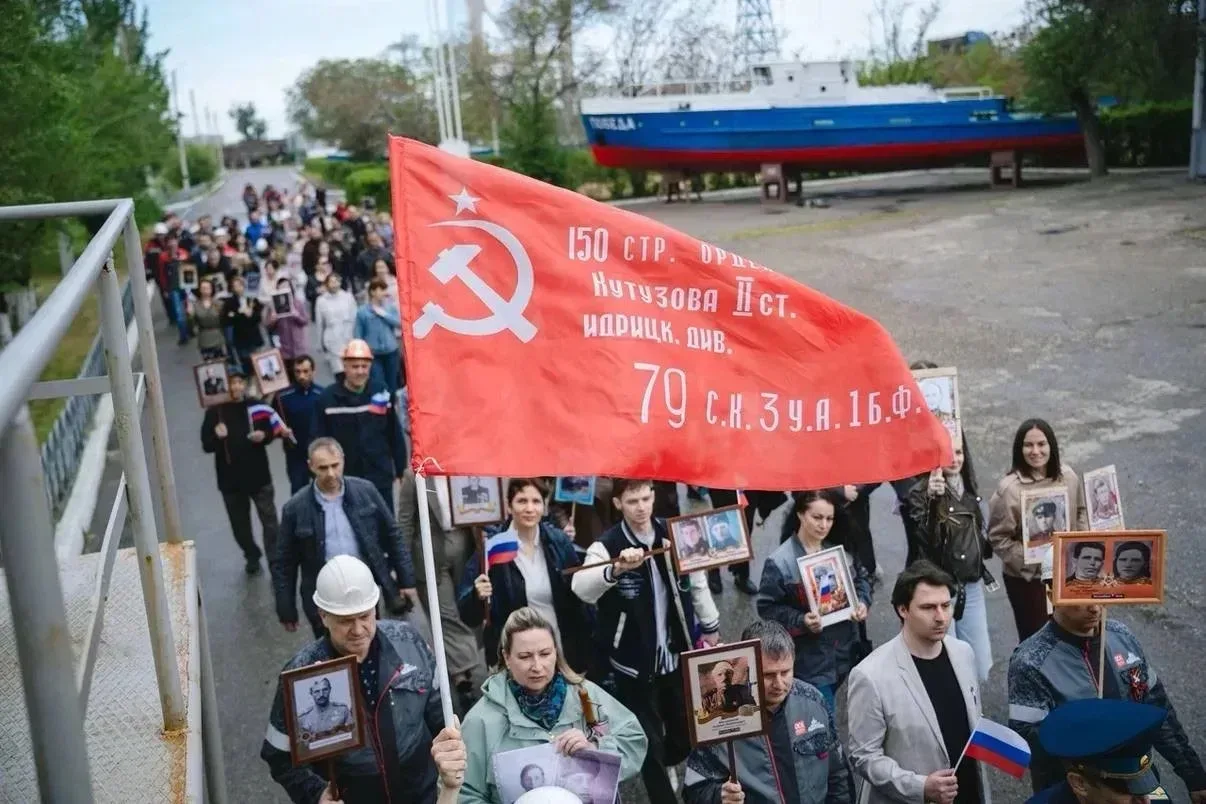 Как предприятия ОСК отметили День Победы  В акватории Севмаша раздался гудок буксиров и судов сопров