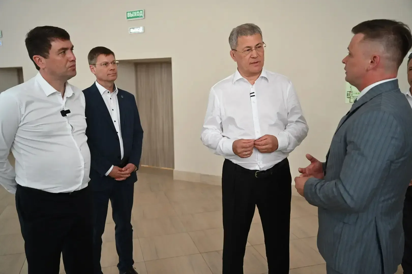 Работаю в Нефтекамске. Провели сегодня большое совещание, посвященное социально-экономическому разви