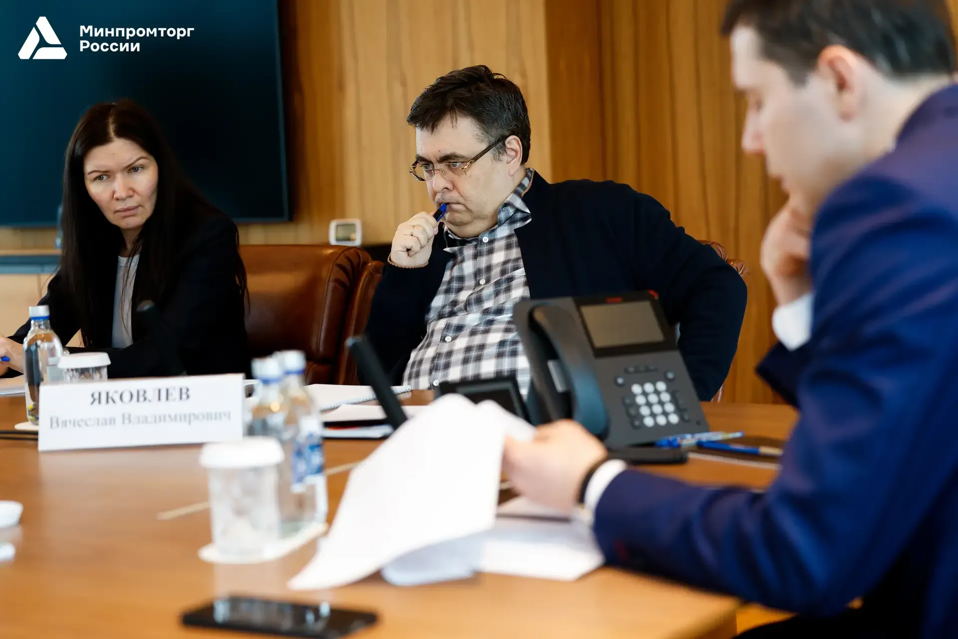 ⚡️Антон Алиханов провел совещание по вопросам обеспечения железнодорожной инфраструктуры оборудовани