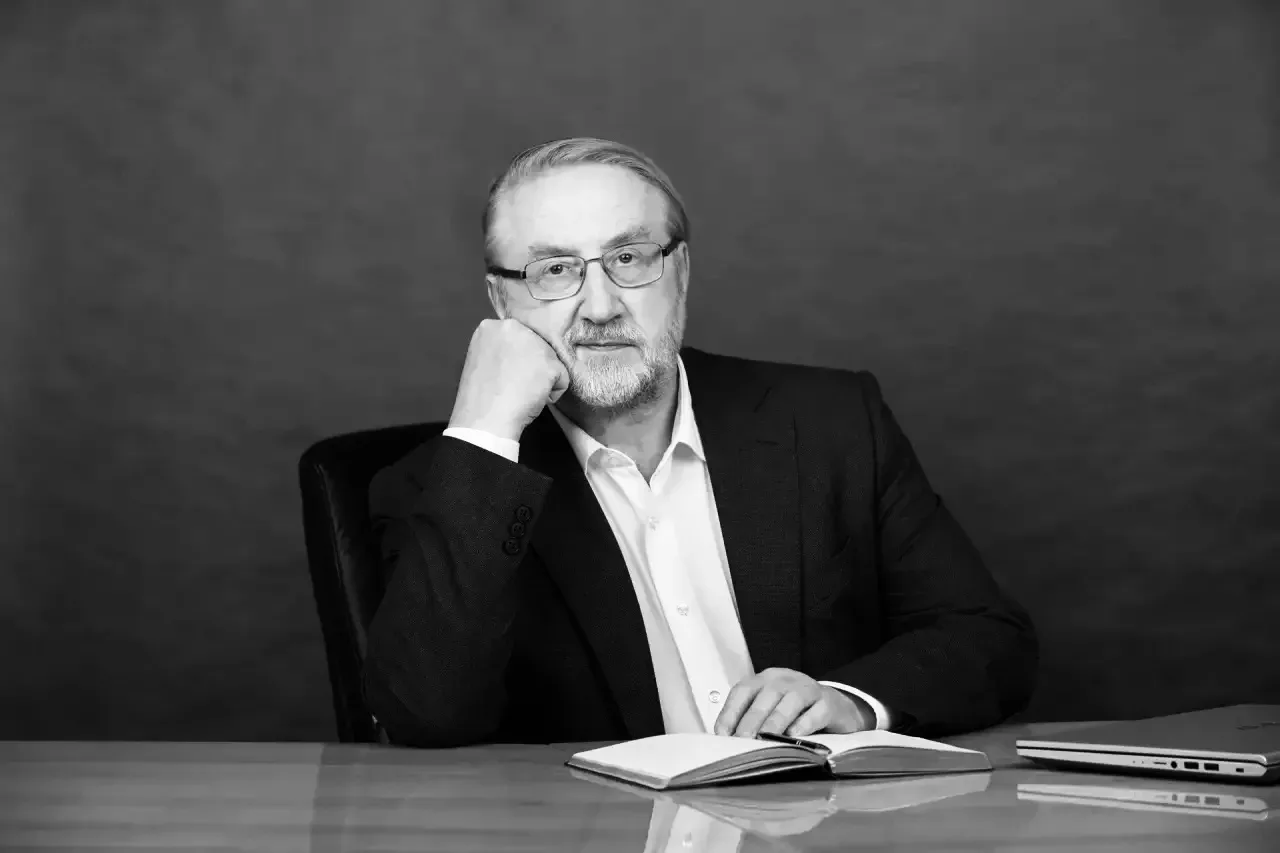 Роспотребнадзор с глубоким прискорбием сообщает, что на 72-ом году жизни скоропостижно скончался Вад