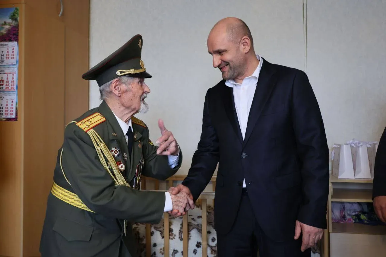 🤝 Сегодня 100-летний юбилей отмечает Дмитрий Николаевич Суворов - Почётный гражданин Свердловской об