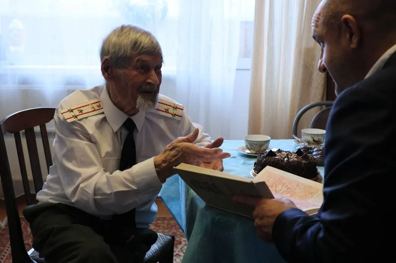 🤝 Сегодня 100-летний юбилей отмечает Дмитрий Николаевич Суворов - Почётный гражданин Свердловской об