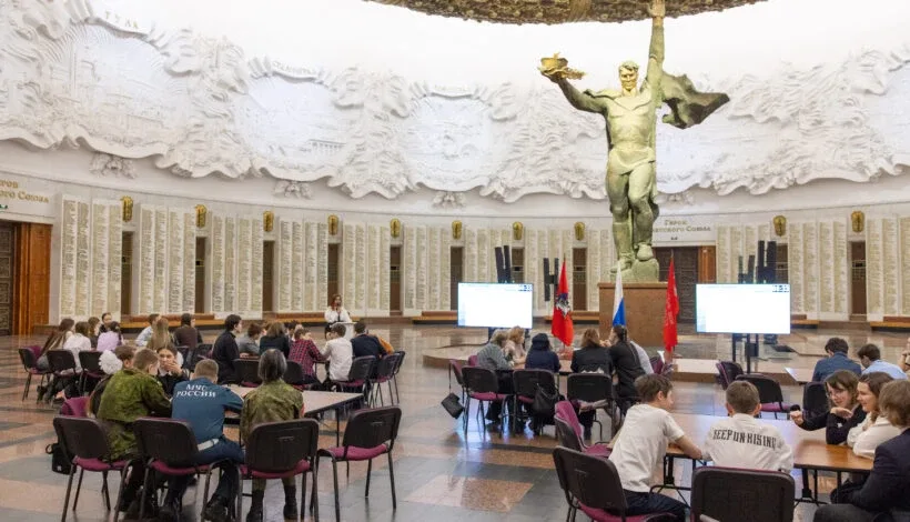 Музей Победы провел викторину, приуроченную ко Дню победного завершения советскими войсками Крымской