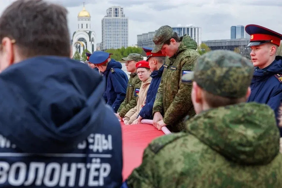 81 год назад красноармейцы водрузили над Рейхстагом красное знамя, ставшее символом Победы над нациз
