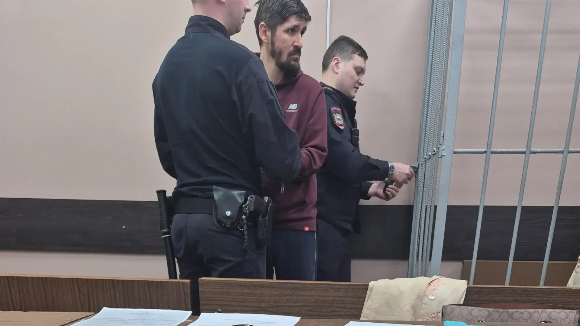 🚨 Спустя 7 лет: полиция ЦАО задержала мужчину за тяжкое преступление у бара на Славянской площади   