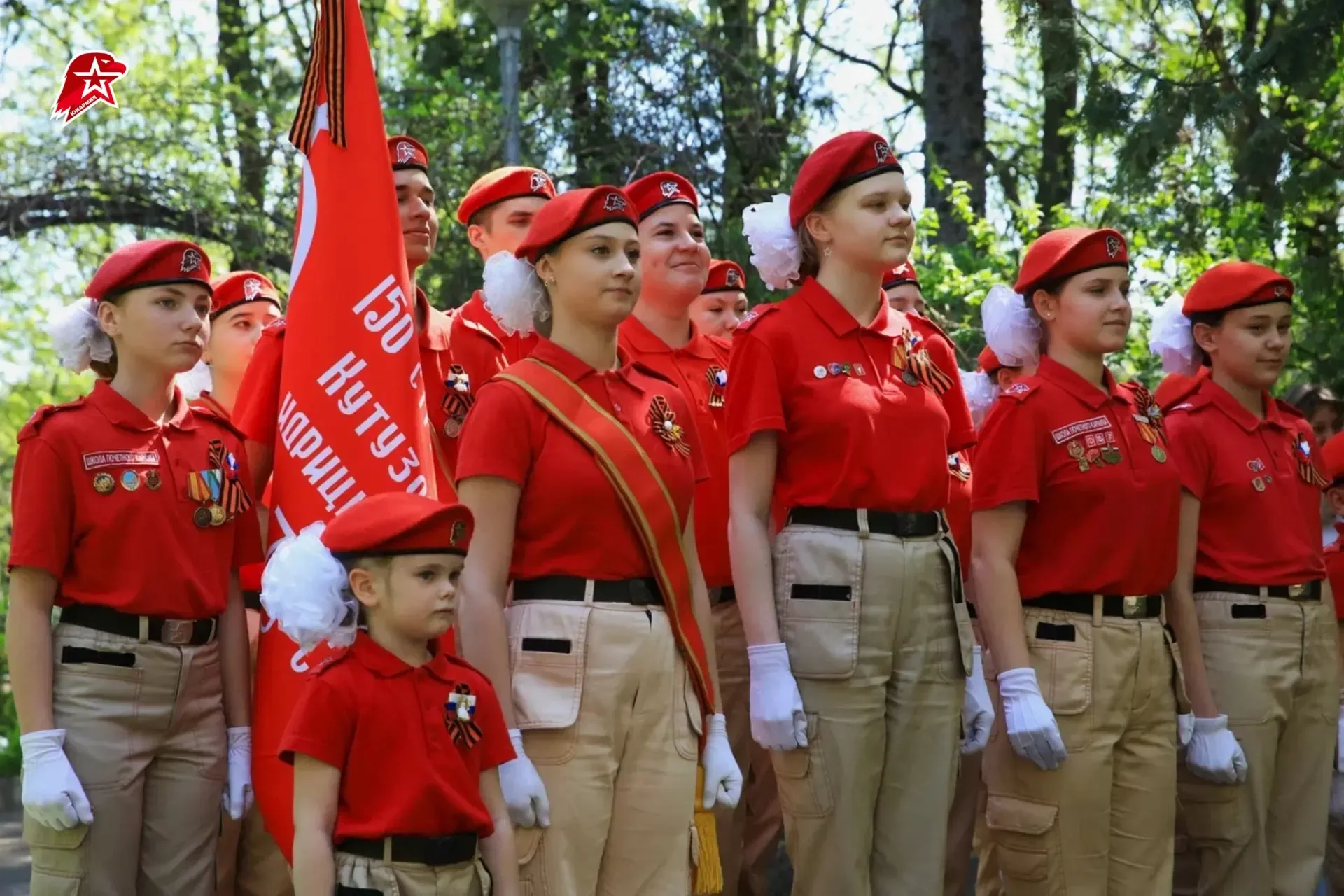 Возможность сказать самое важное❤️  В преддверии Дня Победы у домов ветеранов прошли торжественные п