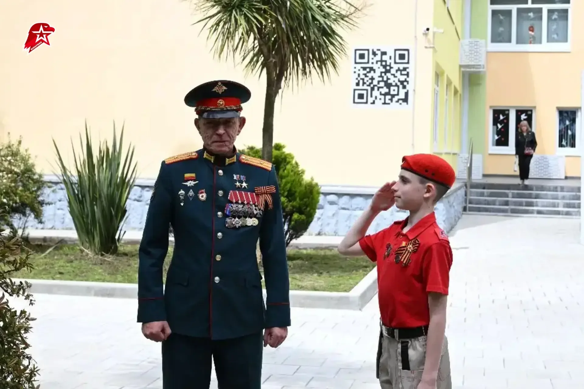 Память, которая живёт не только в сердцах😍  В Сочи прошла Всероссийская акция «Граффити. Защитник». 