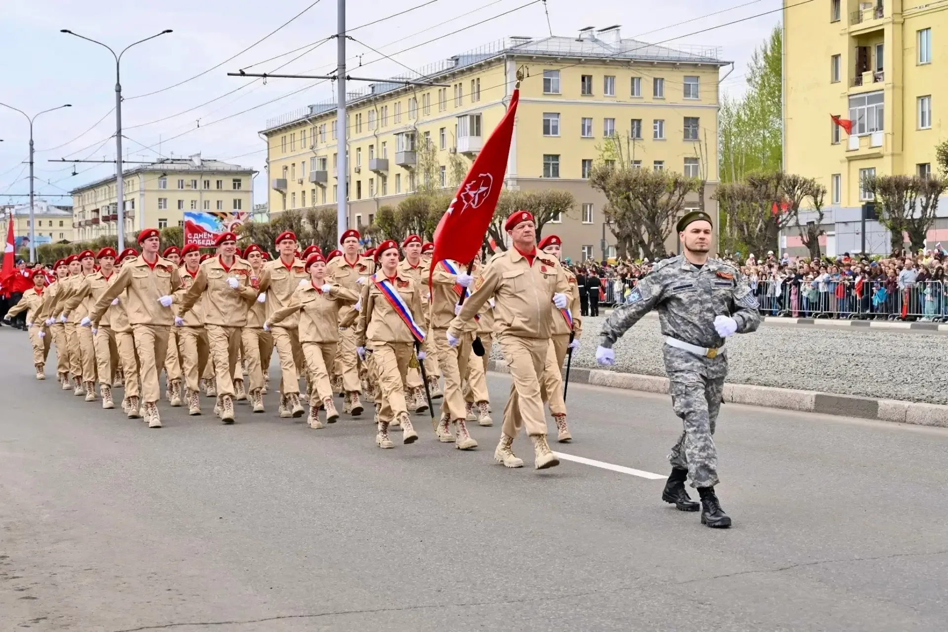 Гордимся и чтим память Героев❤️  Юнармейцы со всей страны приняли участие в торжественных мероприяти
