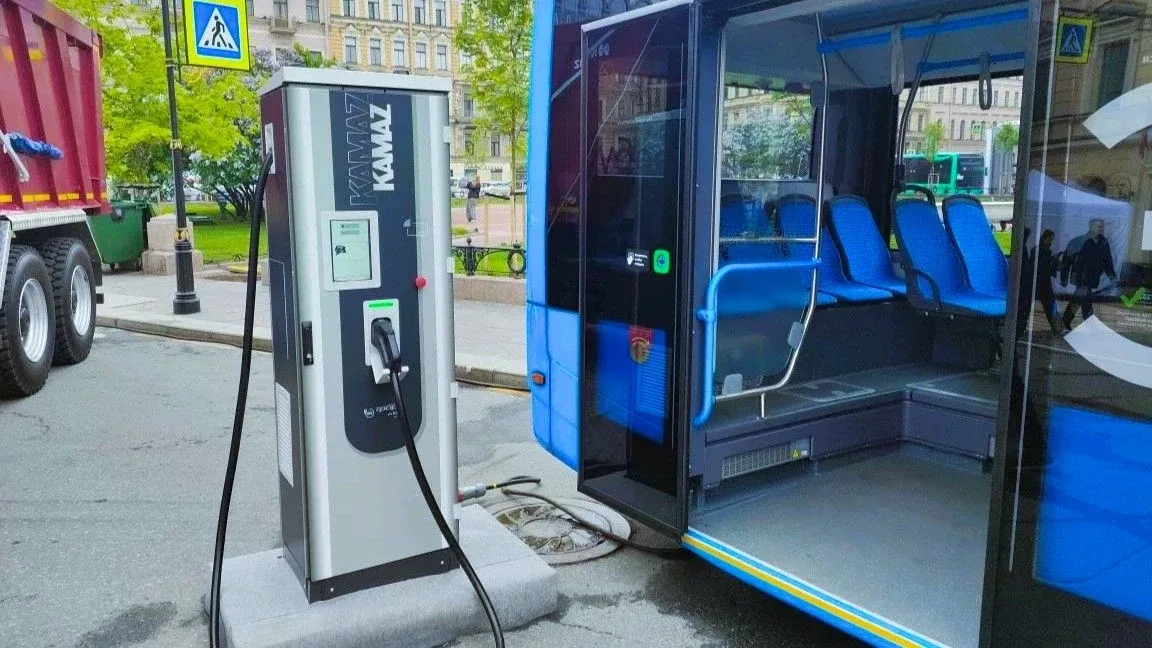 🔋 Ростех разработал новую станцию ФОРА «Ночная зарядка» для электробусов.  Наши компании КРЭТ и КАМА