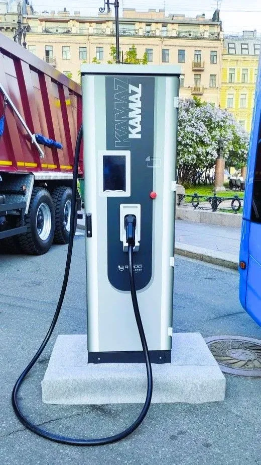 🔋 Ростех разработал новую станцию ФОРА «Ночная зарядка» для электробусов.  Наши компании КРЭТ и КАМА