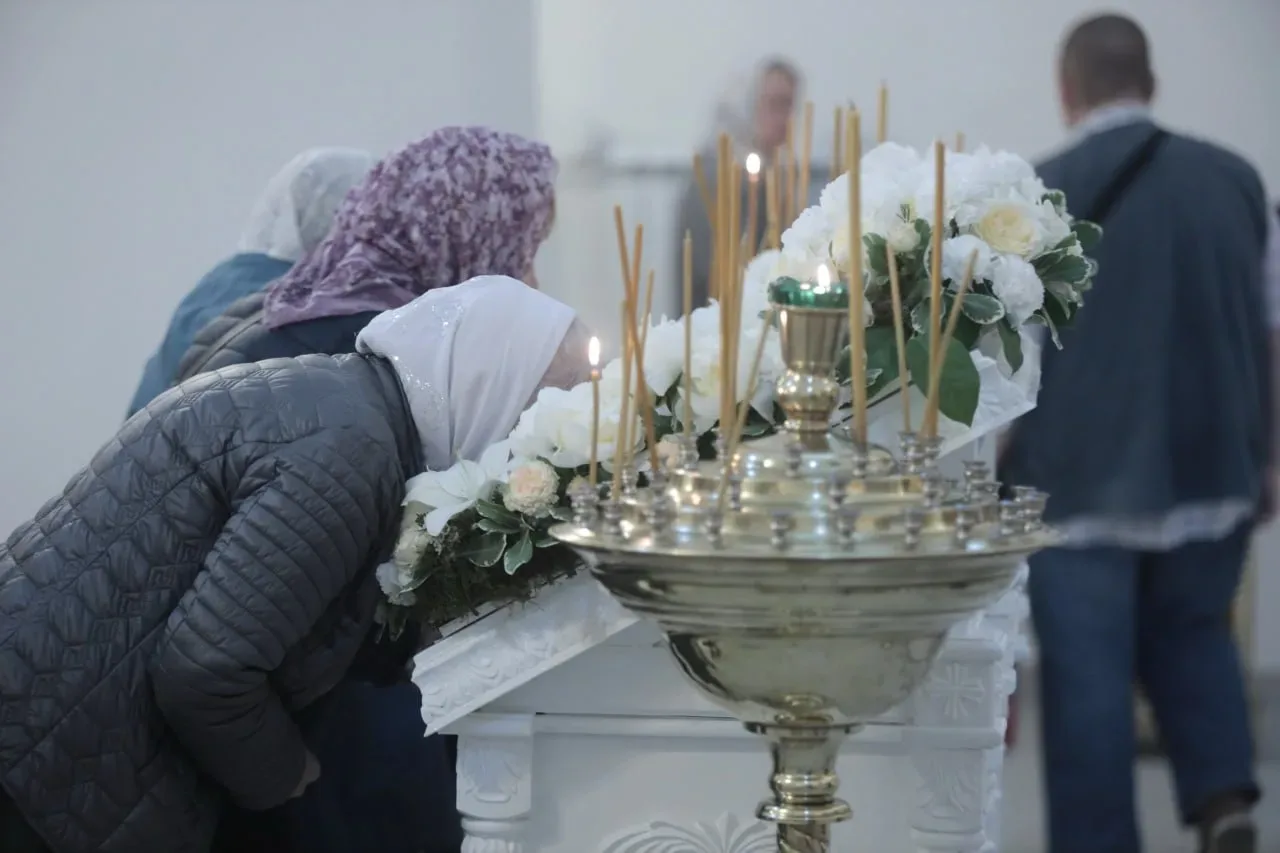 ⛪ Возвращение к истокам: первое после реставрации богослужение прошло в псковском храме Николы со Ус