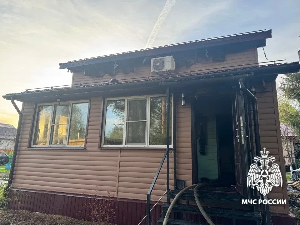 🏠В Рыбинском округе горел дом из-за неисправности электрики  В СНТ «Полет» случилось загорание двухэ