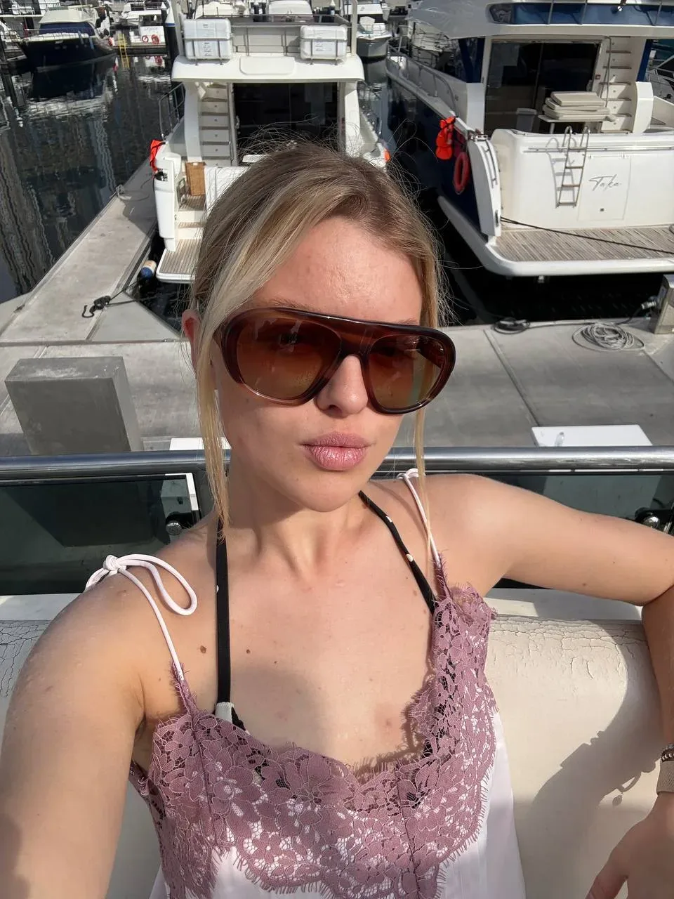 а ваша-то снова в Дубай умотала!🤌🏻❤️  честное слово, последней каплей стала погода за окном, поэтому