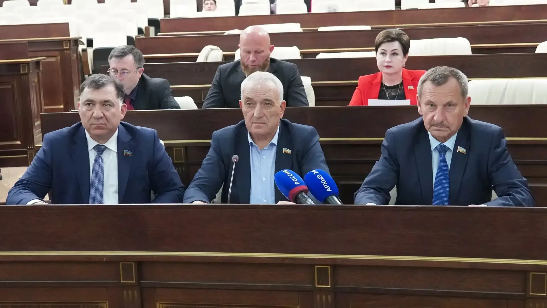 Депутаты Народного собрания КЧР рассмотрели законопроект о выплатах многодетным семьям  🔹Был рассмот