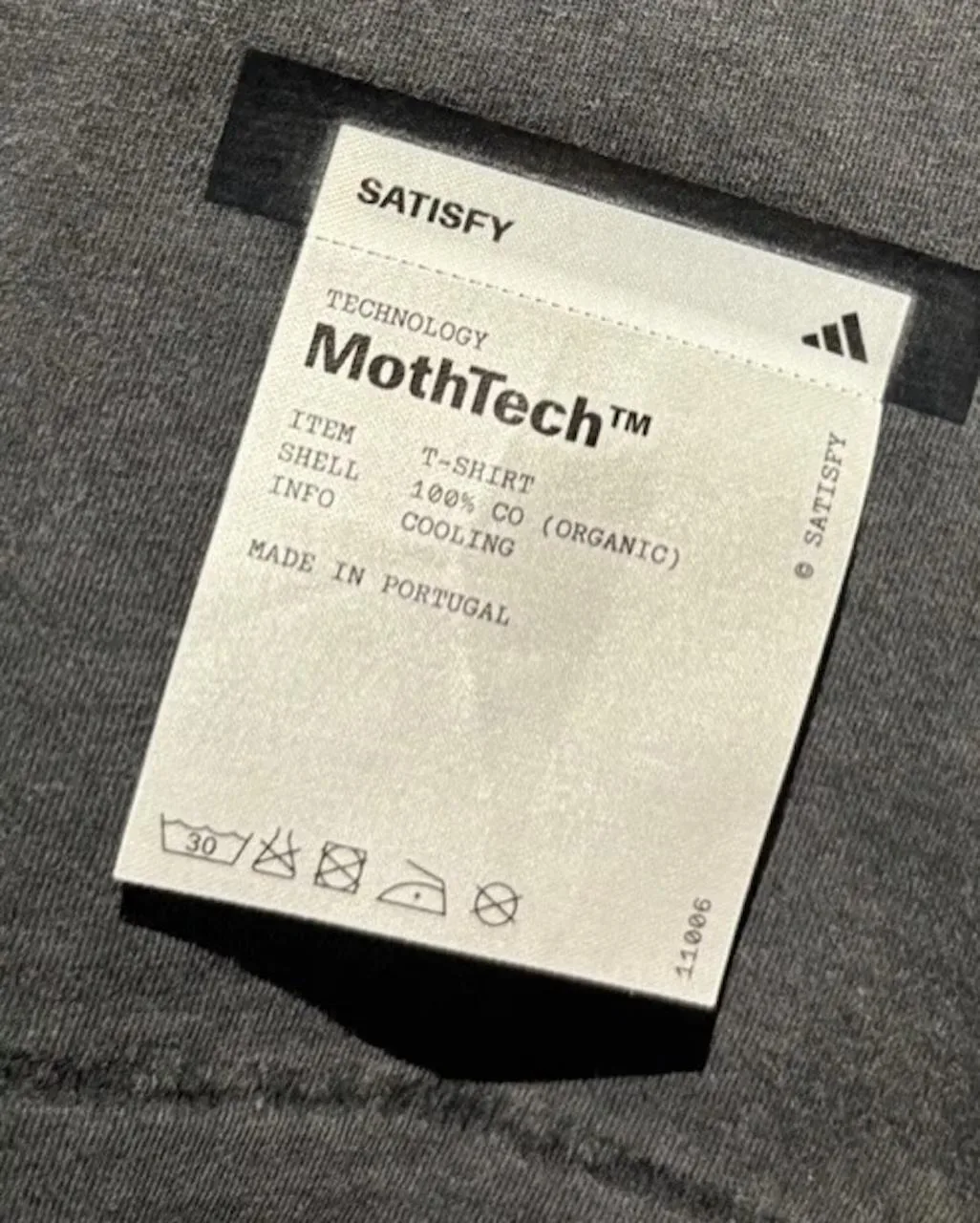 ТАК УМИРАЕТ ИДЕНТИЧНОСТЬ  В сети появились первые кадры коллабы Satisfy x adidas. Наверное, в Satisf