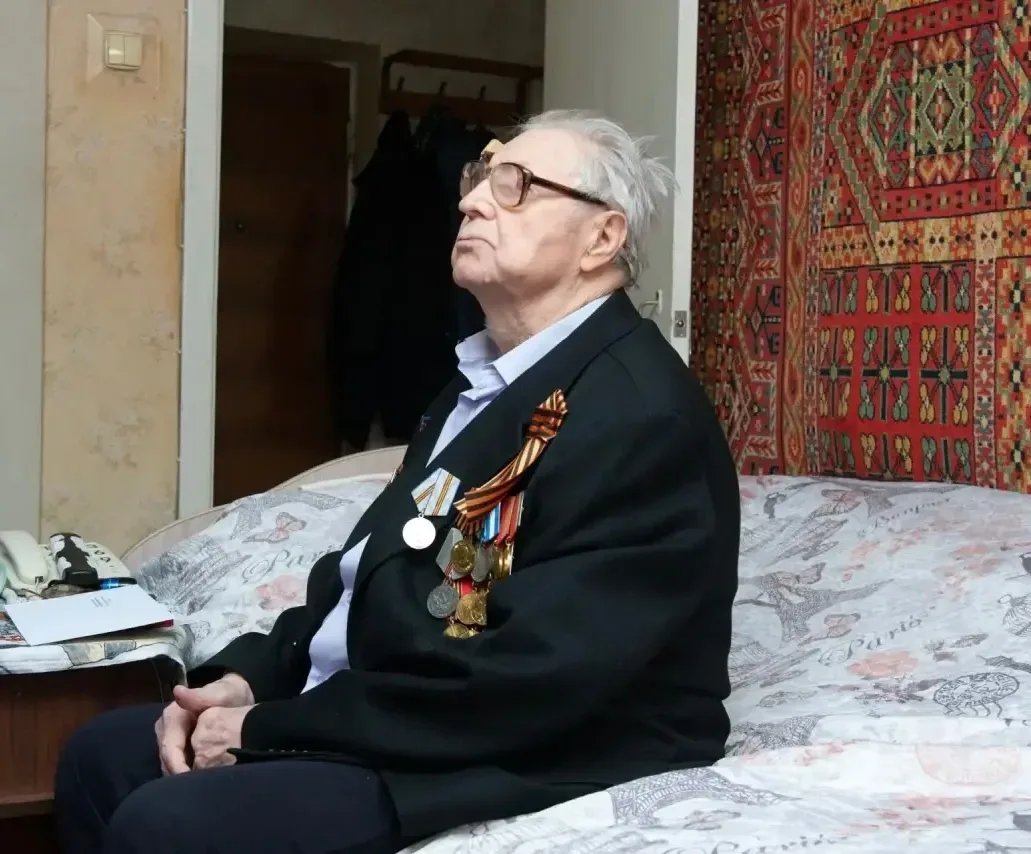 🥀 Не стало Семёна Ксинафонтьевича Комарова  Ему шёл 99-й год… Ещё в прошлом году мы сидели у него до