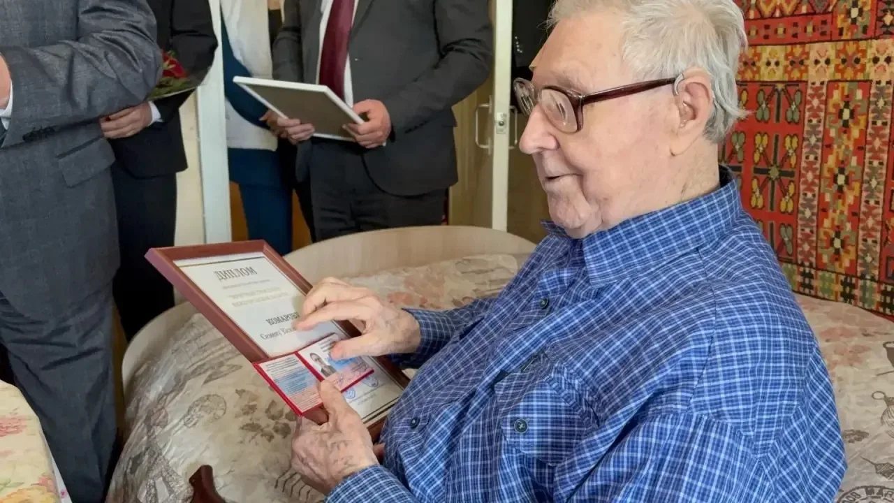 🥀 Не стало Семёна Ксинафонтьевича Комарова  Ему шёл 99-й год… Ещё в прошлом году мы сидели у него до