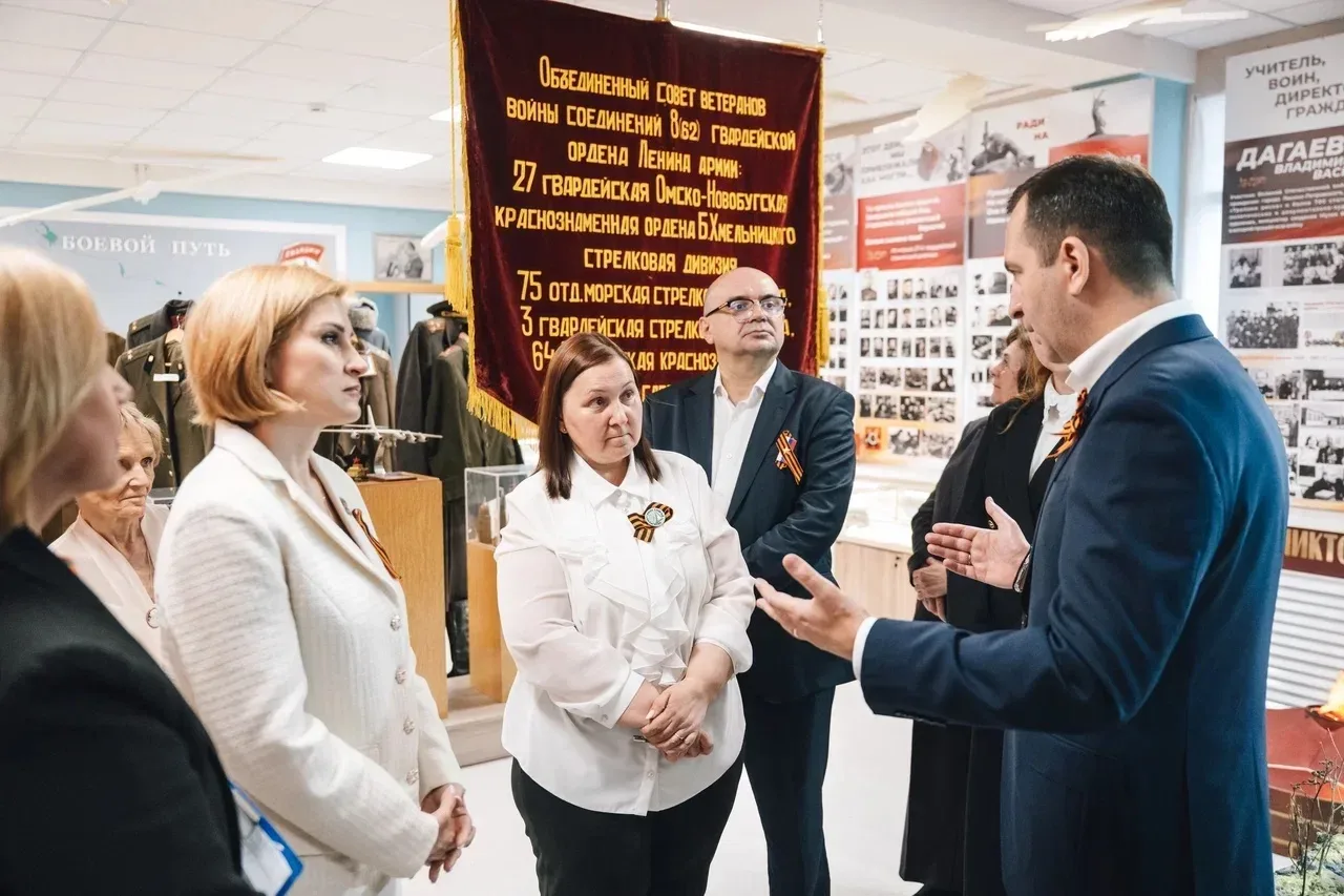 В Лосино-Петровском приняли участие в открытии «Парты Героя» имени Евгения Николаева и школьного муз