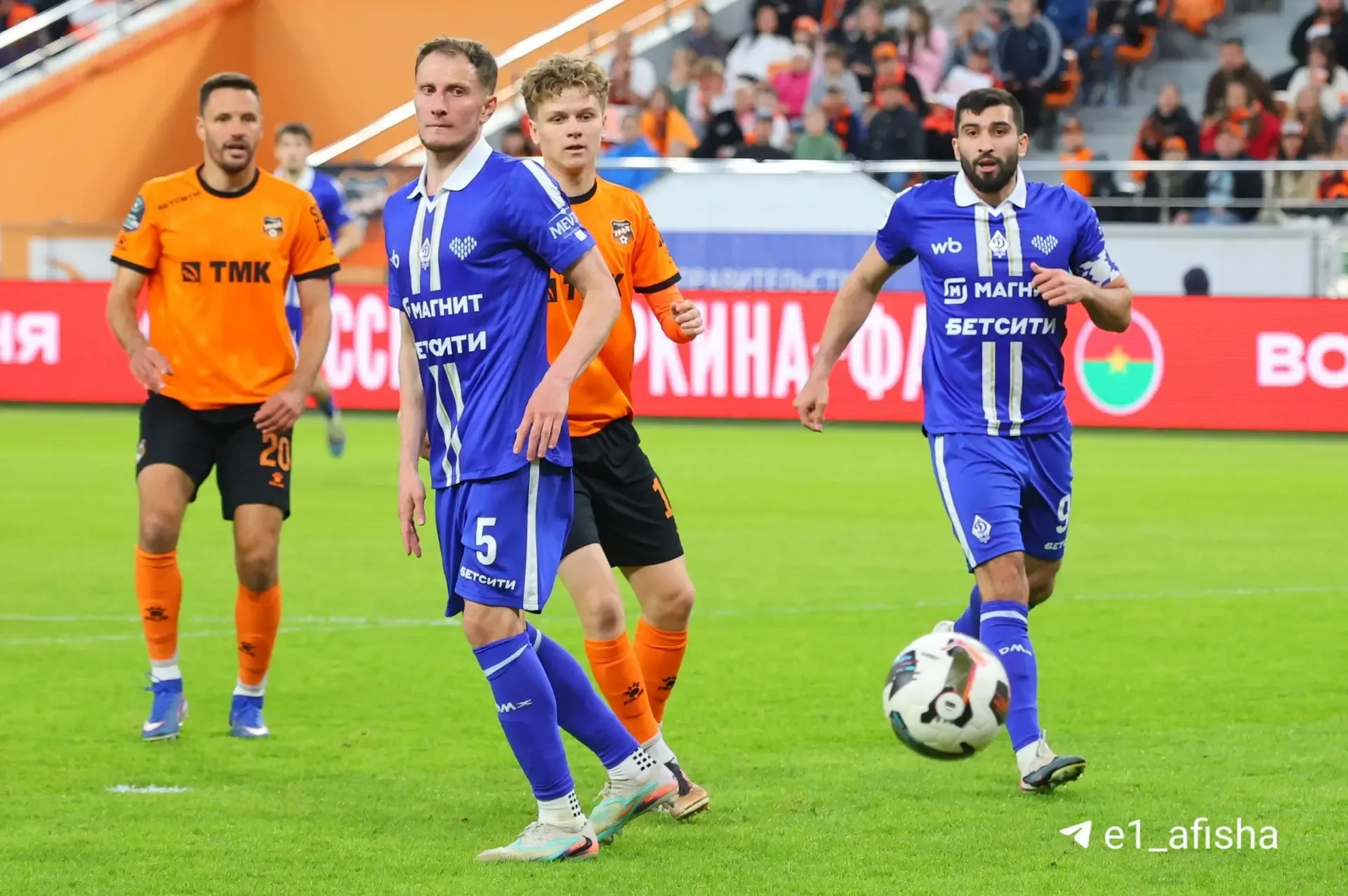 «Урал» проиграл «Динамо» (Махачкала) со счетом 0:1.   Впереди ответная игра в гостях, в которой реши