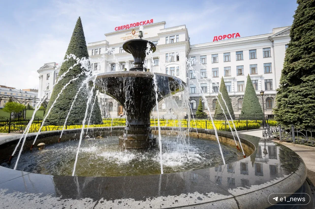 Сезон фонтанов можно считать открытым! Наш фотограф Владислав Лоншаков прогулялся по жаркому городу.