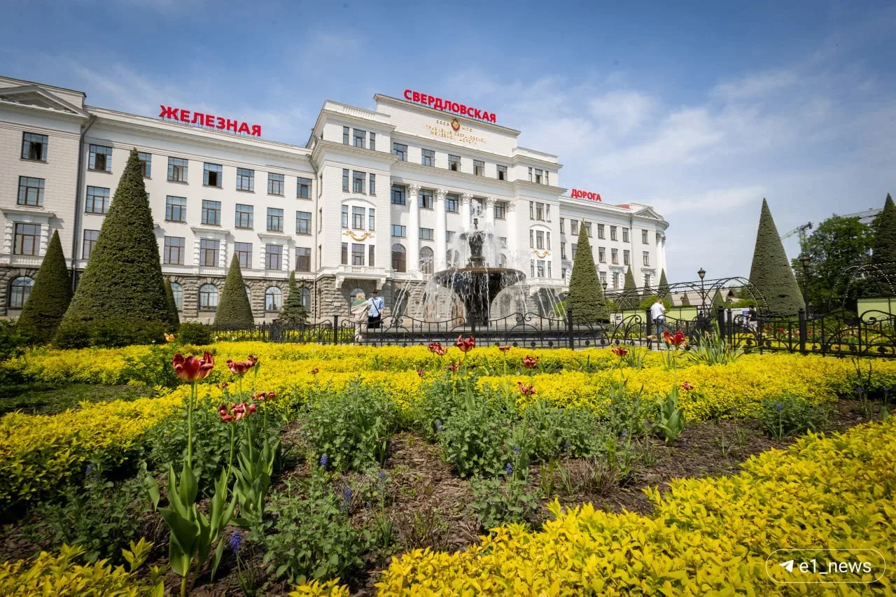 Сезон фонтанов можно считать открытым! Наш фотограф Владислав Лоншаков прогулялся по жаркому городу.