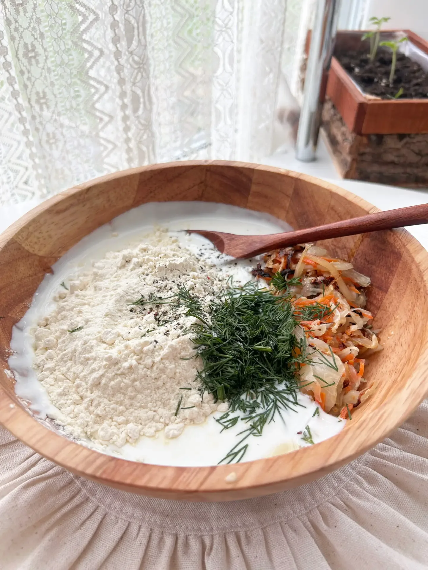 Доброе утро, мои хорошие ❤️  Сегодня на завтрак капустные лепешки, которые у нас любят абсолютно все