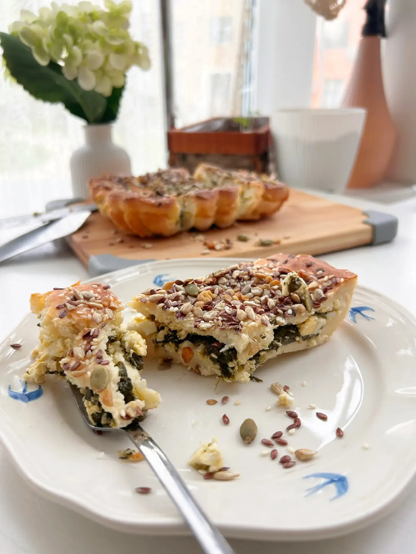 Доброе утро, мои хорошие ❤️   Заливной пирог с яйцом и щавелем Выход ~620 гр КБЖУ на 100 гр:182/8/9/