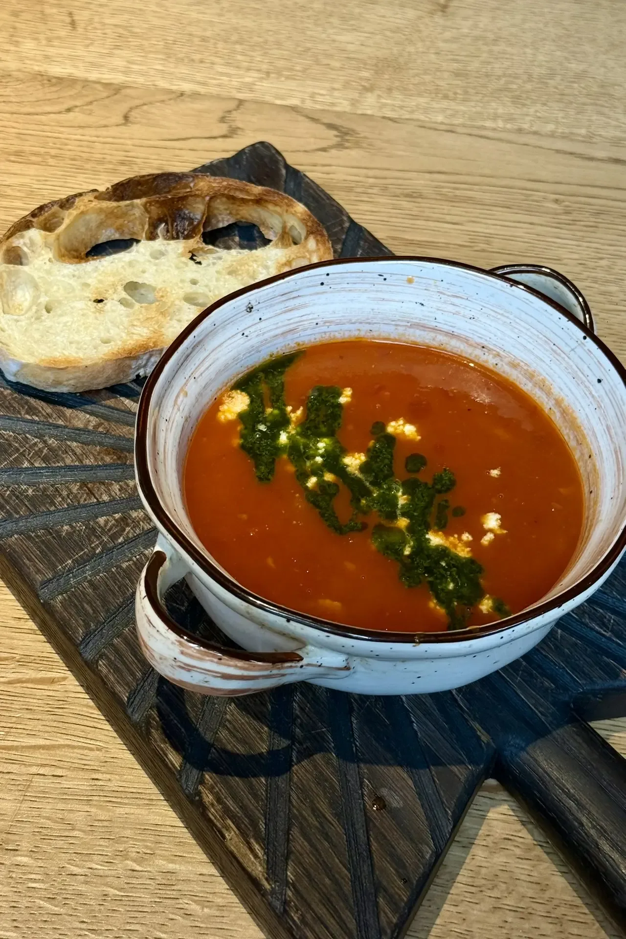 Гастробар «Искры». Бизнес-ланч🍞  Сайт: https://vk.ru/iskrigastrobar Адрес: Нижневолжская наб., 19к1 
