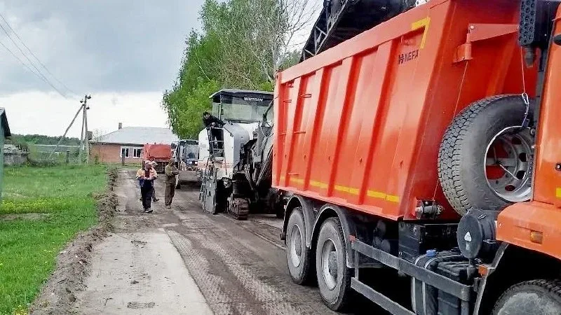 В Касимовском округе начали ремонтировать дороги.   13 мая специалисты Касимовского дорожно-строител