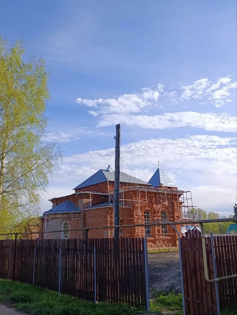 ПОДАРИМ НОВЫЙ ПОЛ ХРАМУ В НОВОПИСЦОВО!   Священник Андрей и его приход в далеком селе Ивановской обл