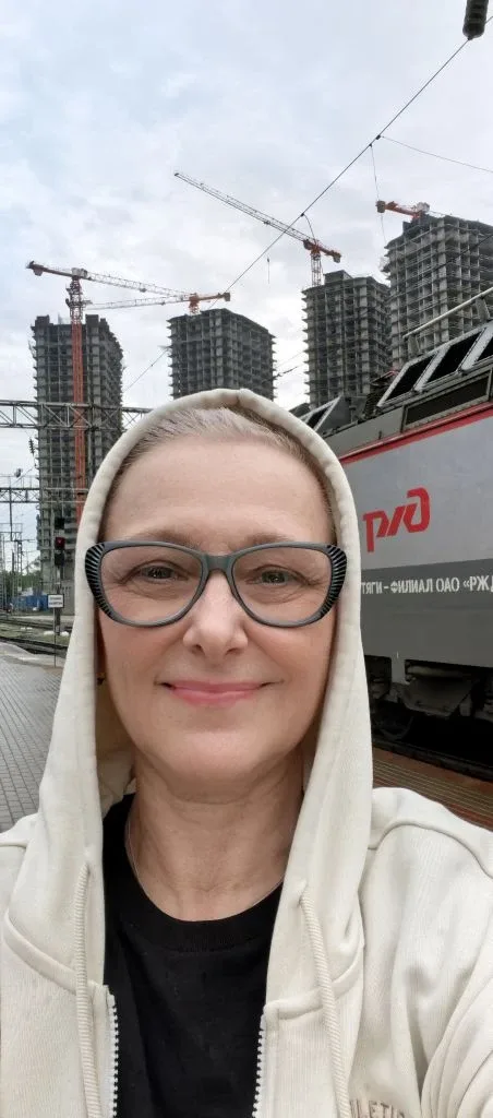 В Ростове-на-Дону дождь. Кстати, буквально полгода назад вон тех башен, что на заднем плане, еще, мн