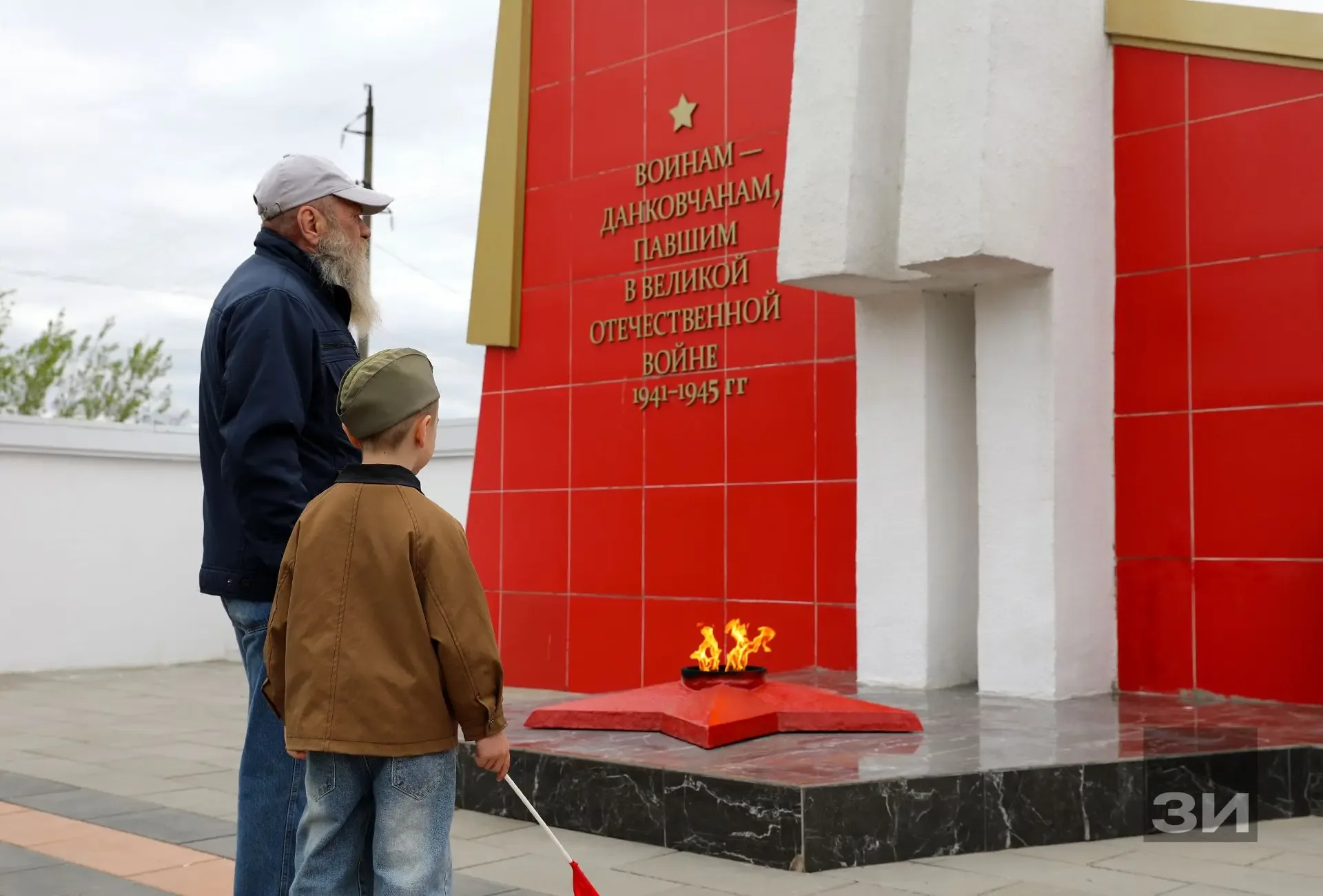 В Данкове в День Победы почтили память погибших в годы Великой Отечественной войны.  Жители Данковск
