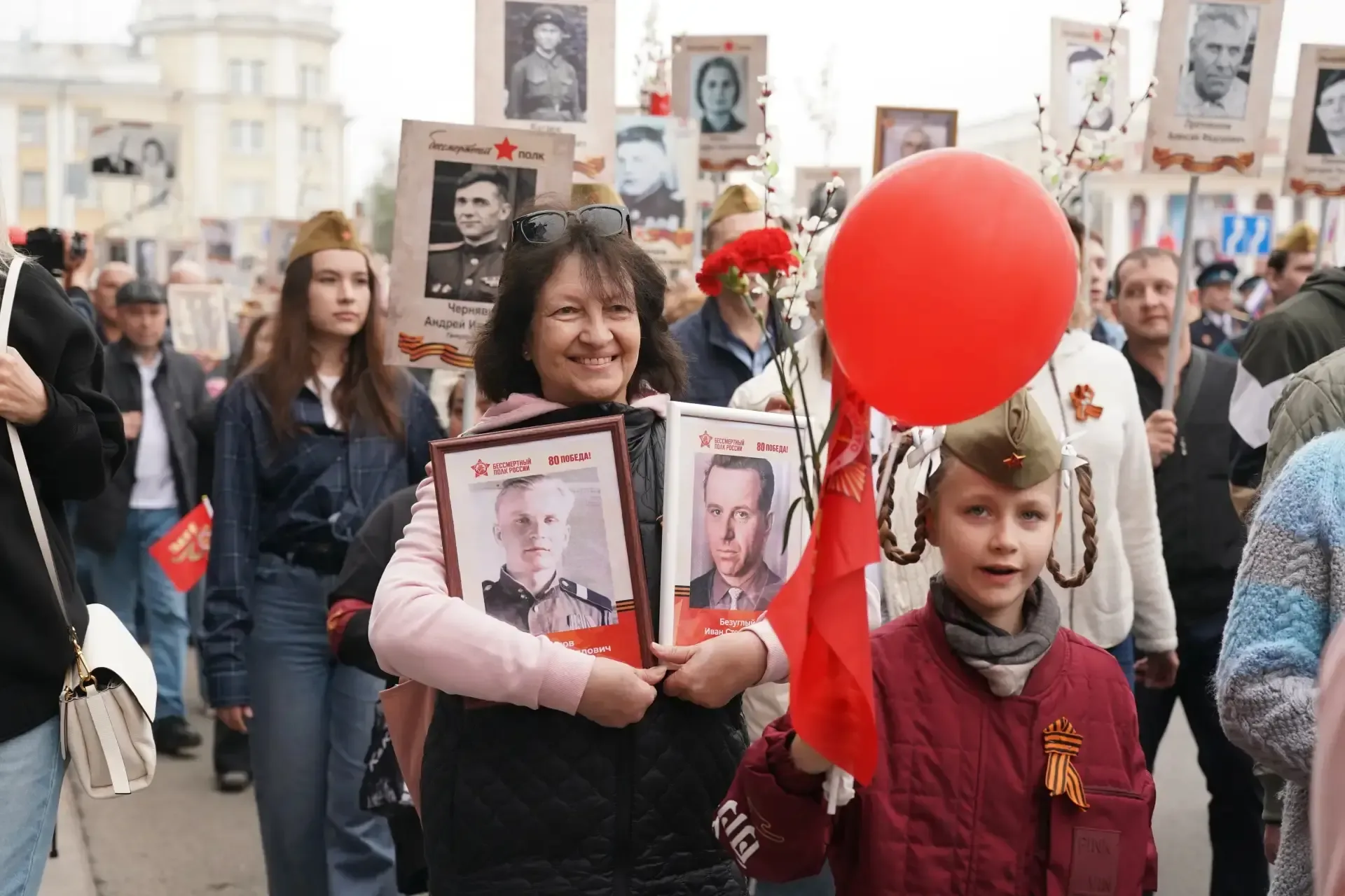 На площади Советов завершились торжественный марш, посвященный 81-й годовщине Победы в Великой Отече