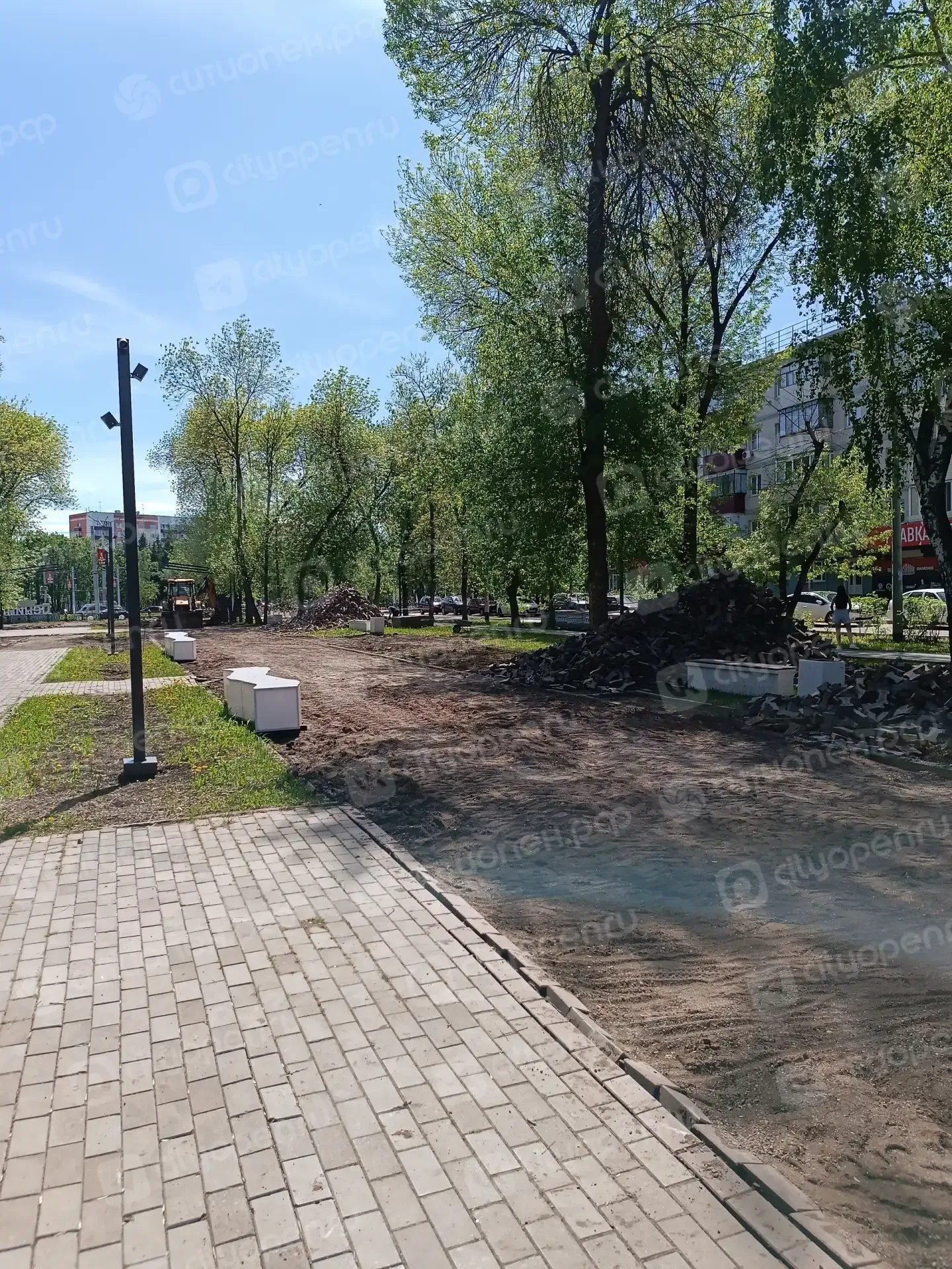 В Стерлитамаке на пр. Ленина возобновили работы по благоустройству   Напомним, в прошлом году основн