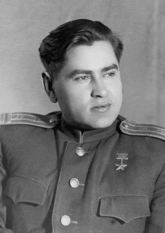 ⭐️ Ровно 110 лет назад, 20 мая 1916 года, родился Алексей Маресьев — советский военный летчик, чей п