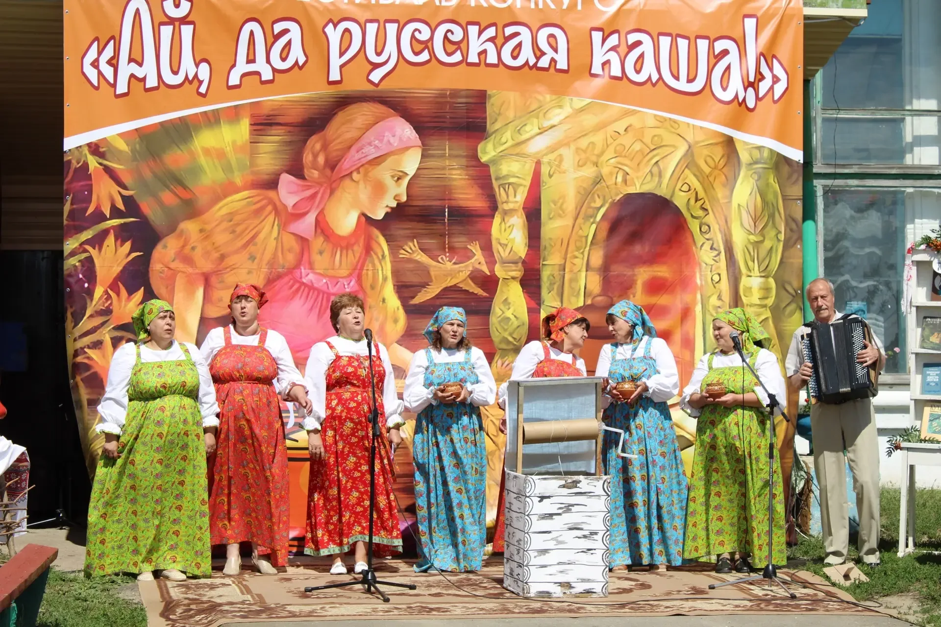 Ренессанс национальной культуры в молодежной среде.   Еще недавно молодежь повально поклонялась запа