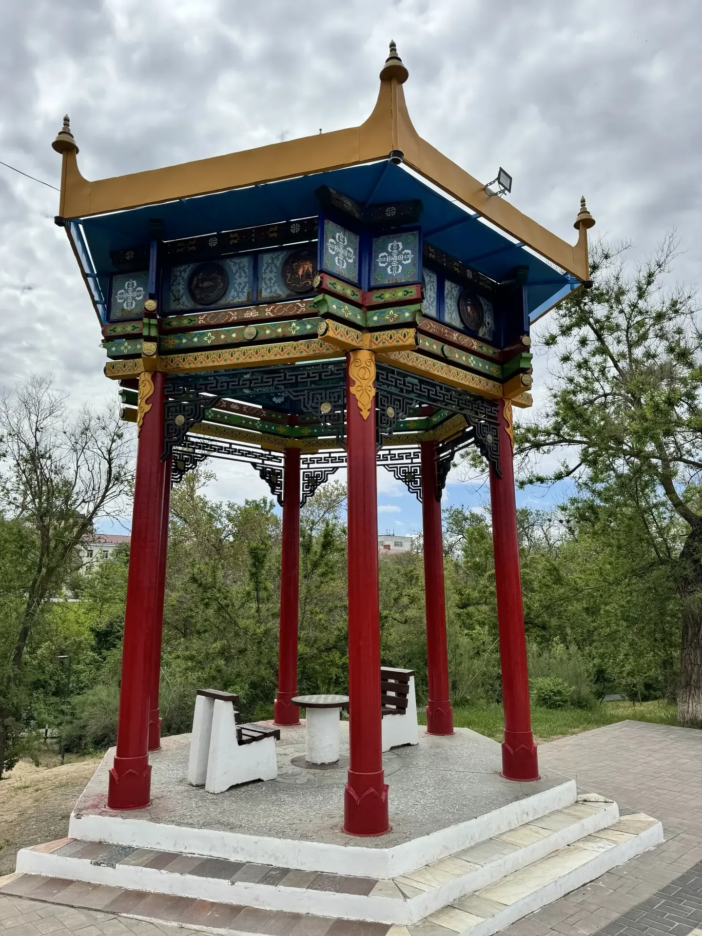 Невероятная Элиста🙏🫶 С утра успели пробежаться по Элисте. И вроде сети знакомые, но все по-другому🤓 