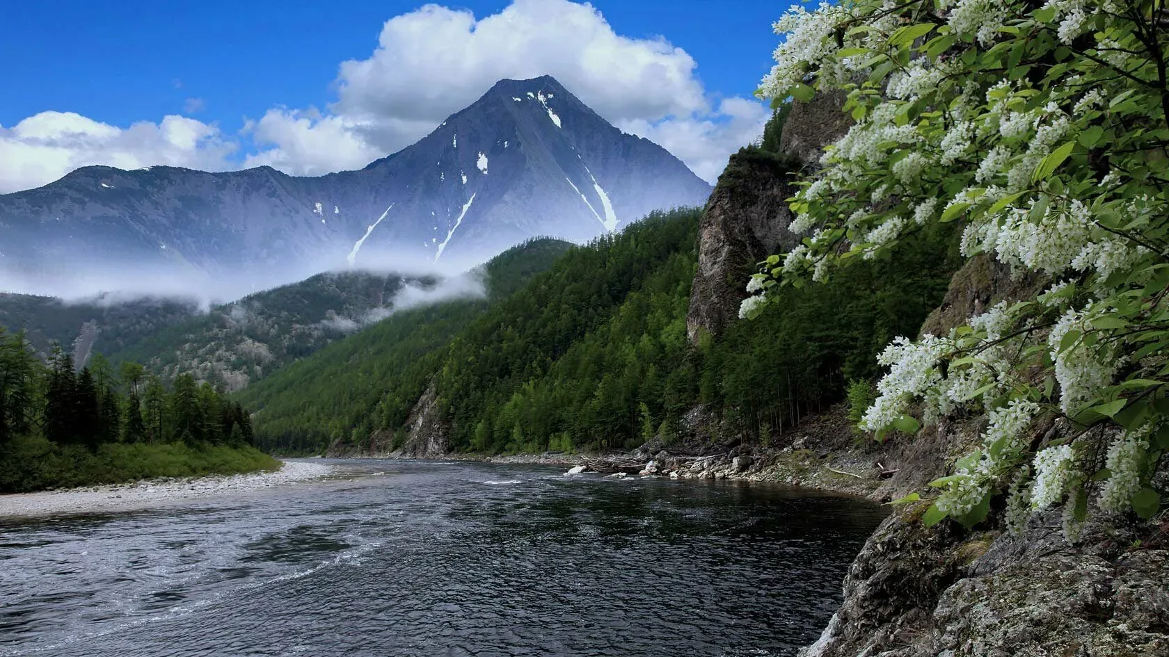 ☀ 20 мая в Комсомольске-на-Амуре от + 13 до + 19 градусов.  Ветер легкий, северо-восточный 2.5 м/с. 