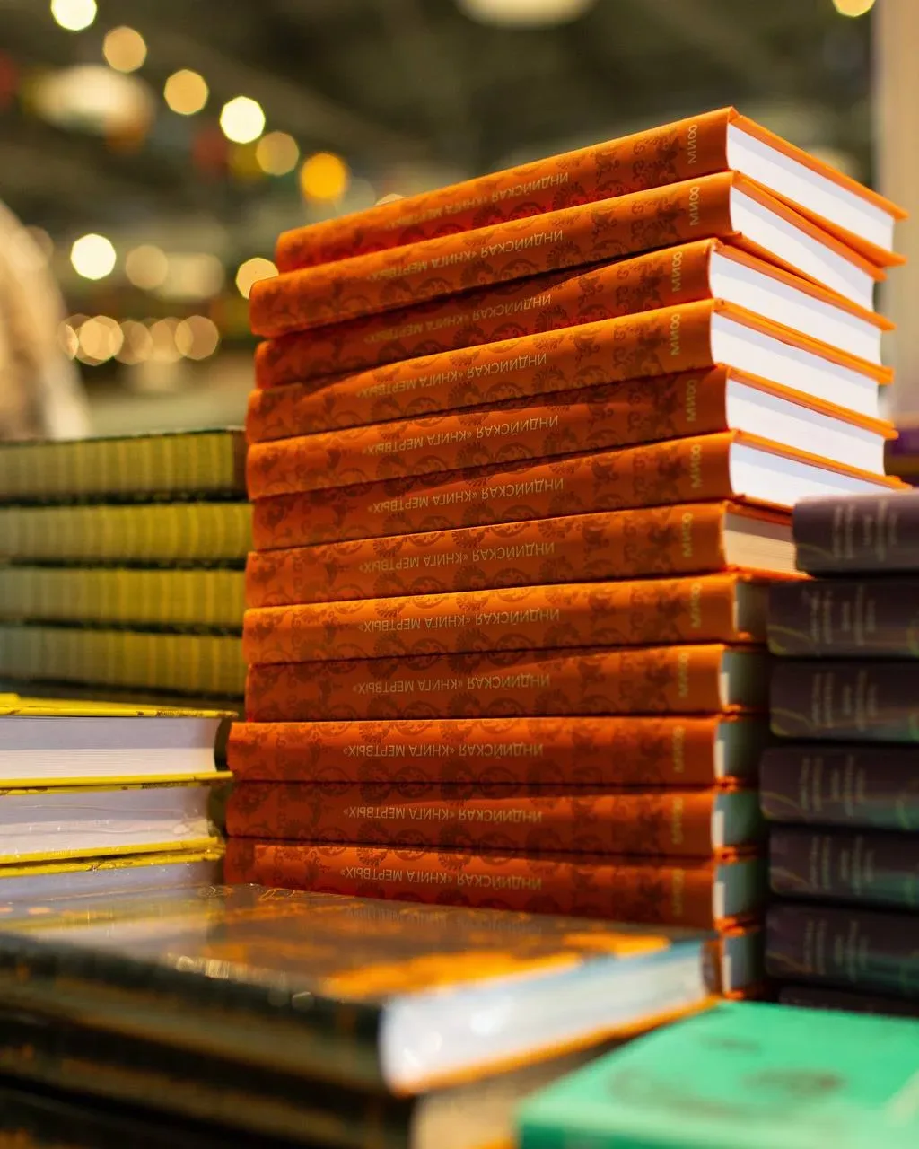 Идём на Книжную Гаражку МИФ и лекции 📚   15 мая 14:00-21:00,  16 мая 12:00-21:00,  17 мая 12:00-20:0