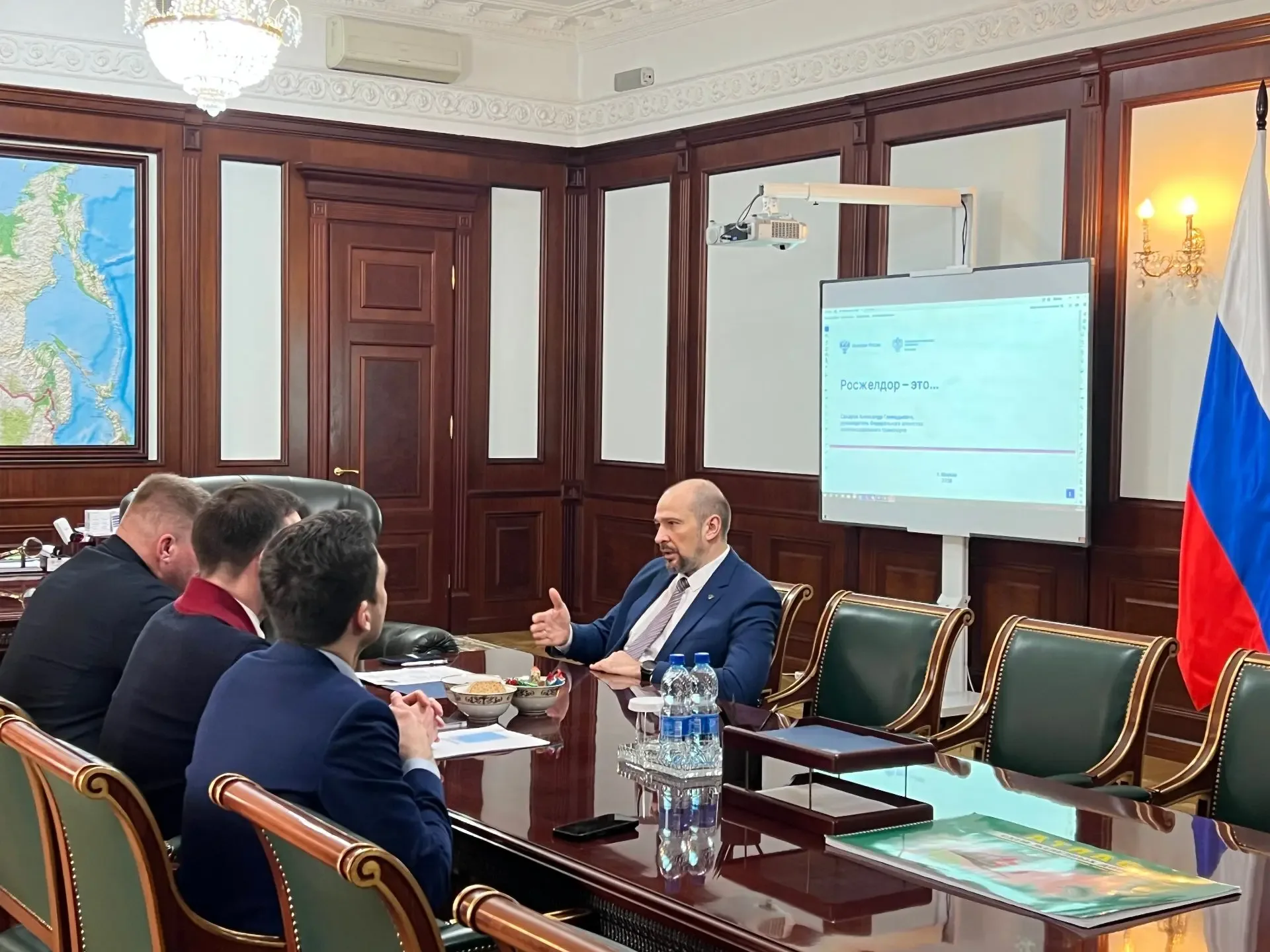 🚆Один день в Росжелдоре: участник программы «Время героев» познакомился с работой агентства и подвед