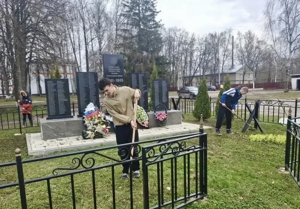 Рязанские учащиеся присоединились к Всероссийской неделе субботников «Мы за чистоту»  👥 Масштабное э
