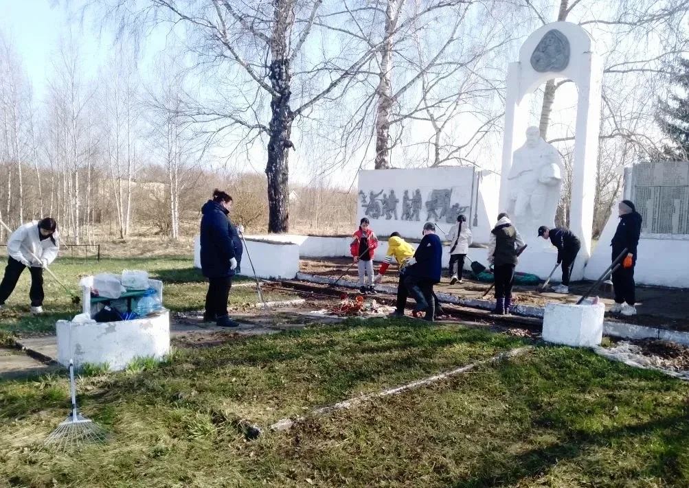 Рязанские учащиеся присоединились к Всероссийской неделе субботников «Мы за чистоту»  👥 Масштабное э