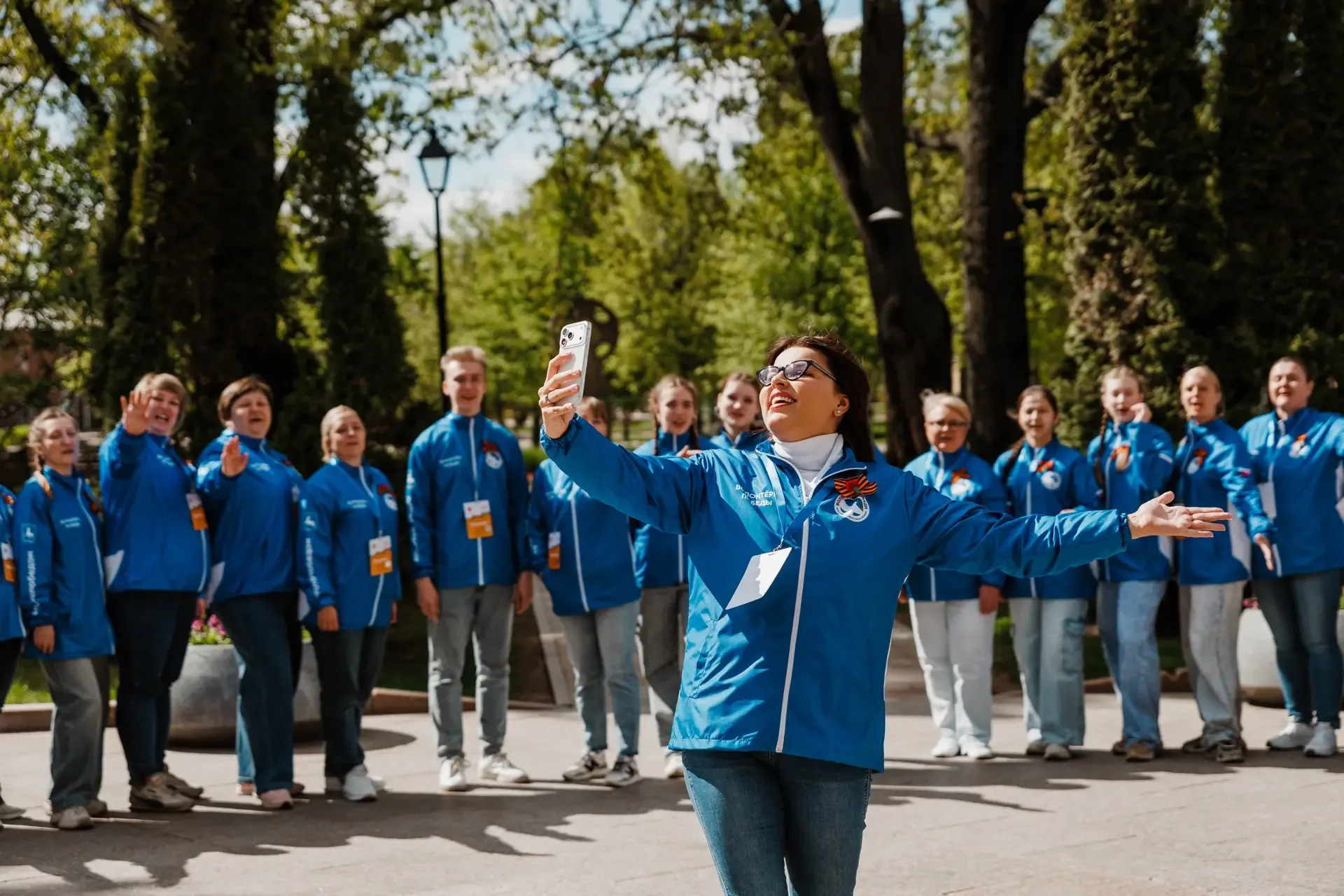 Спасибо тем, кто сделал этот день 💙  Праздник Победы творится не только на брусчатке, когда солдаты 
