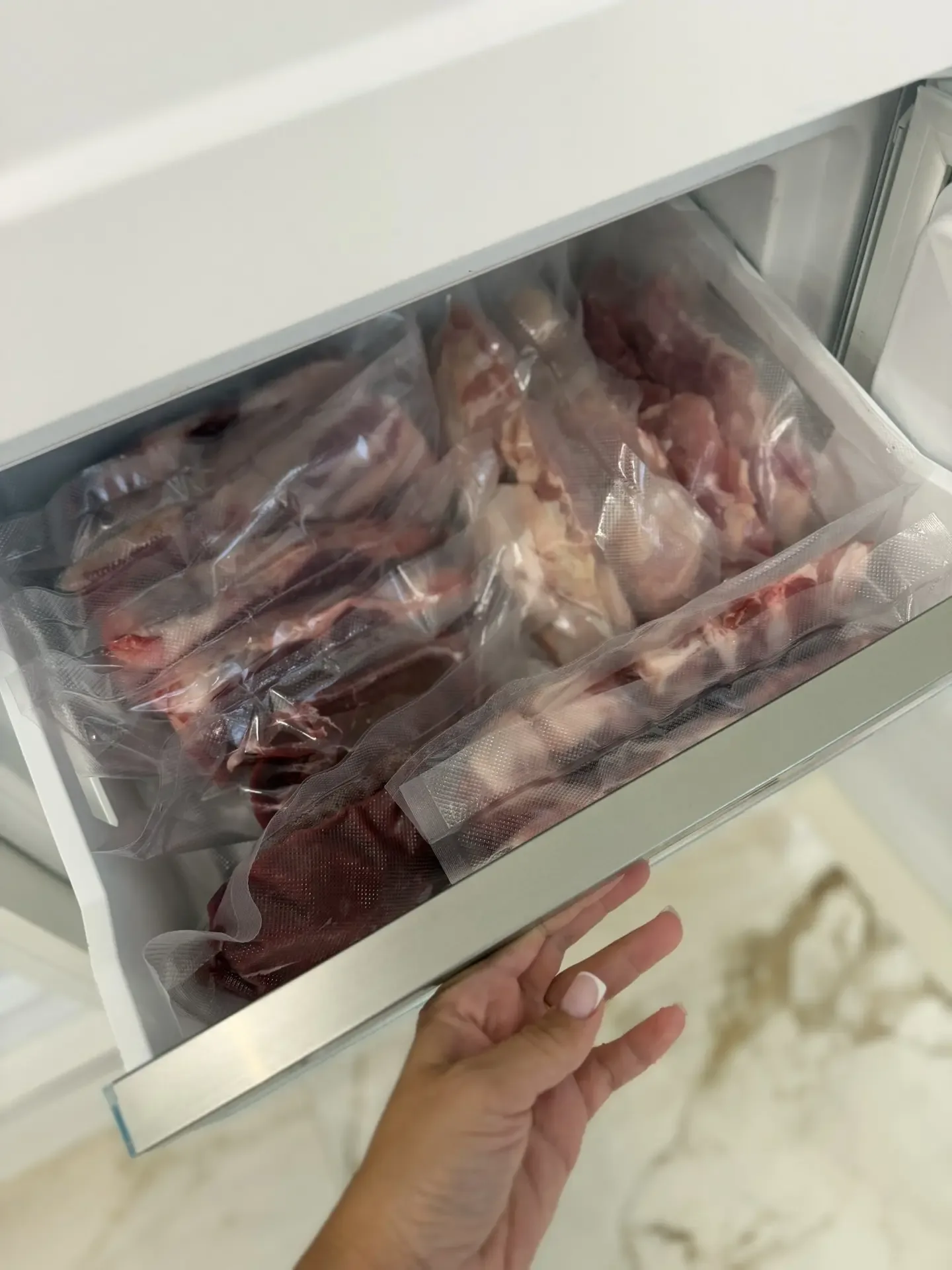 Сегодня устроили настоящий семейный день ❤️ Сходили на рынок за продуктами — и это совсем другое ощу