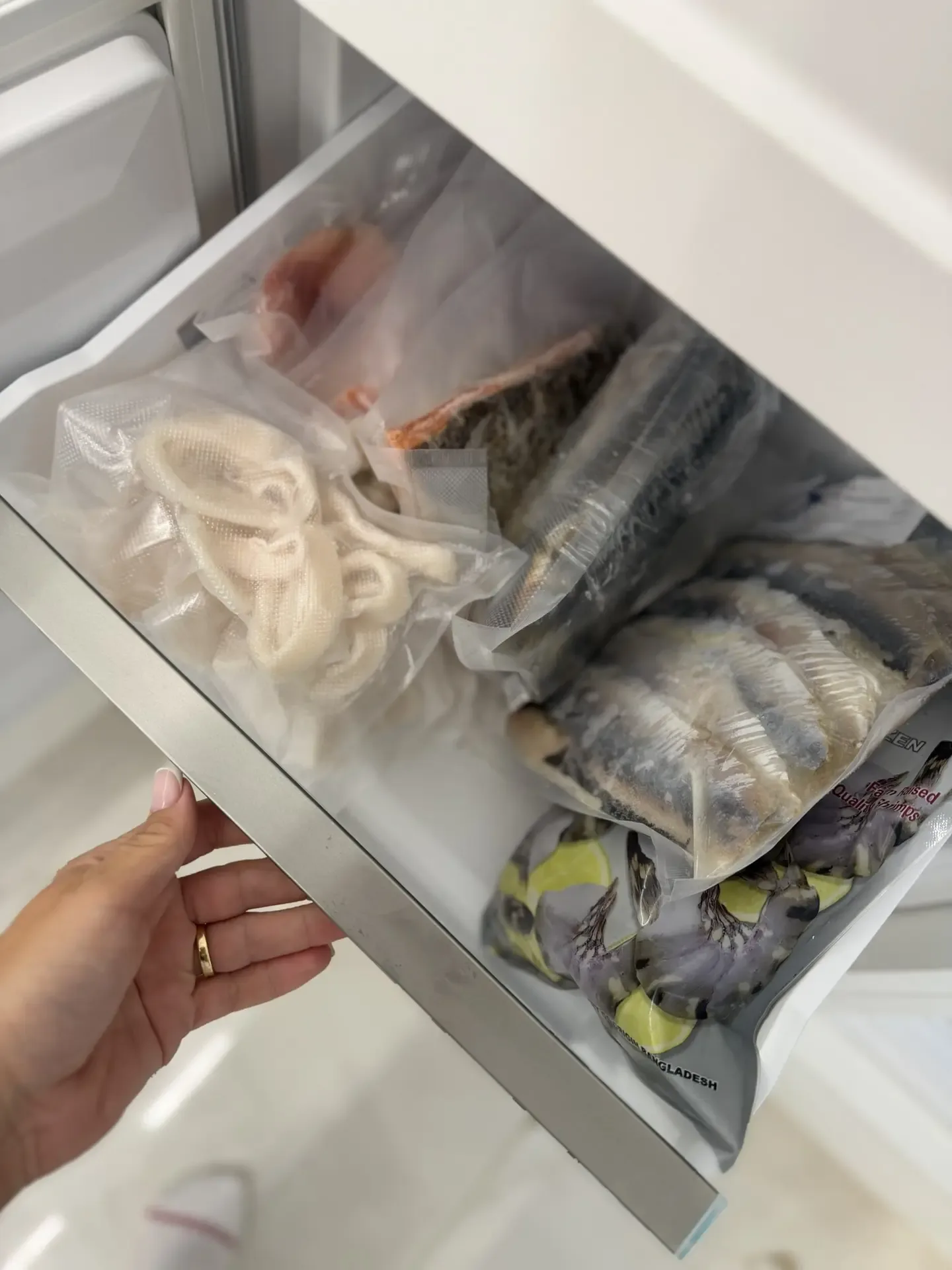 Сегодня устроили настоящий семейный день ❤️ Сходили на рынок за продуктами — и это совсем другое ощу