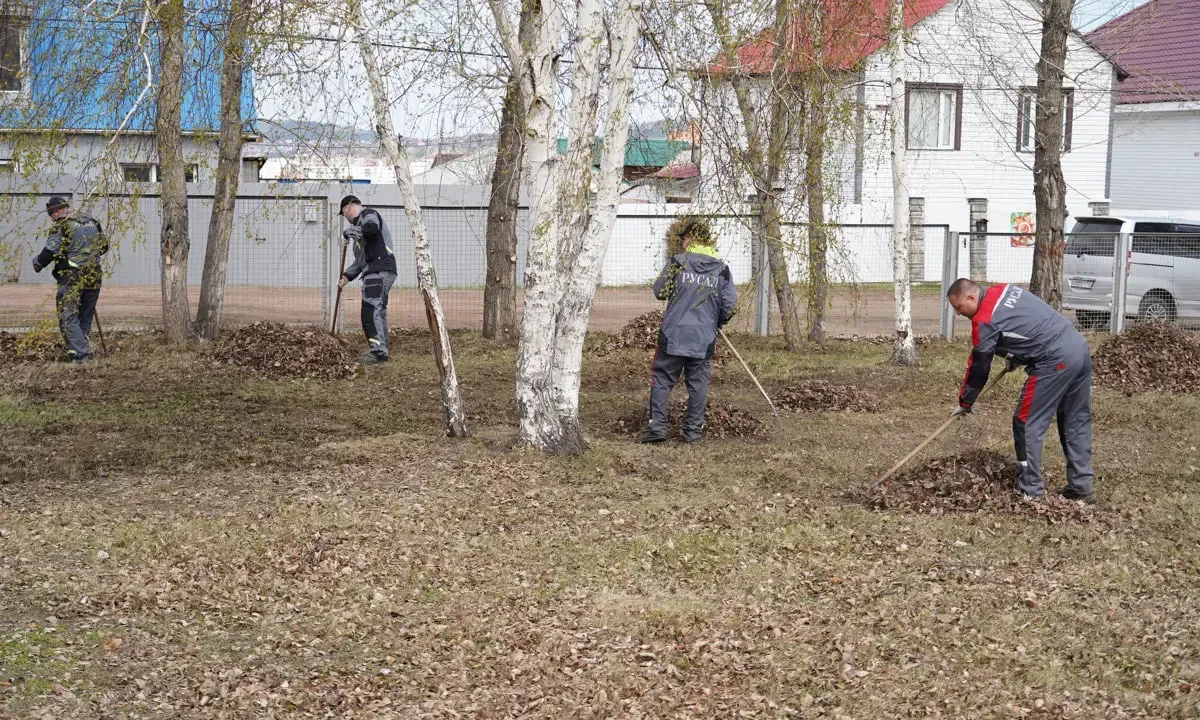 Сотрудники БрАЗа провели субботник в Парке металлургов  Более 200 человек – сотрудники заводоуправле