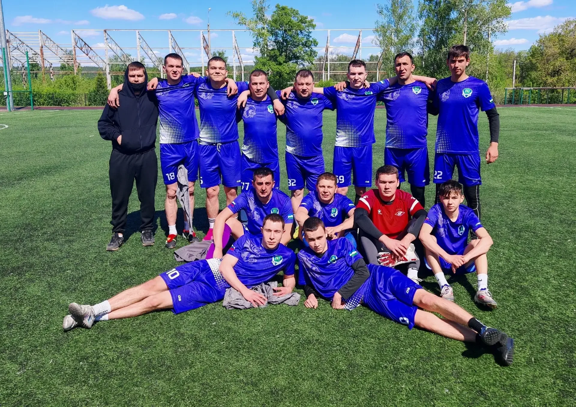 ⚽ В Ишимбае прошёл ежегодный Кубок Друзей по футболу, посвящённый Дню Победы  🏆 10 мая на стадионе Б