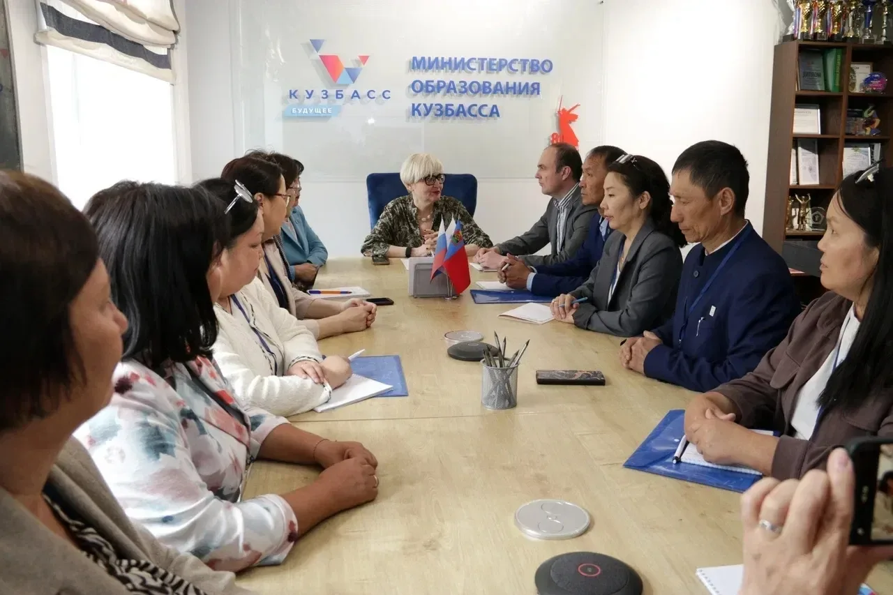 Встретилась с коллегами из Республики Тыва. Они приехали в Кузбасс для повышения квалификации.   ✅По
